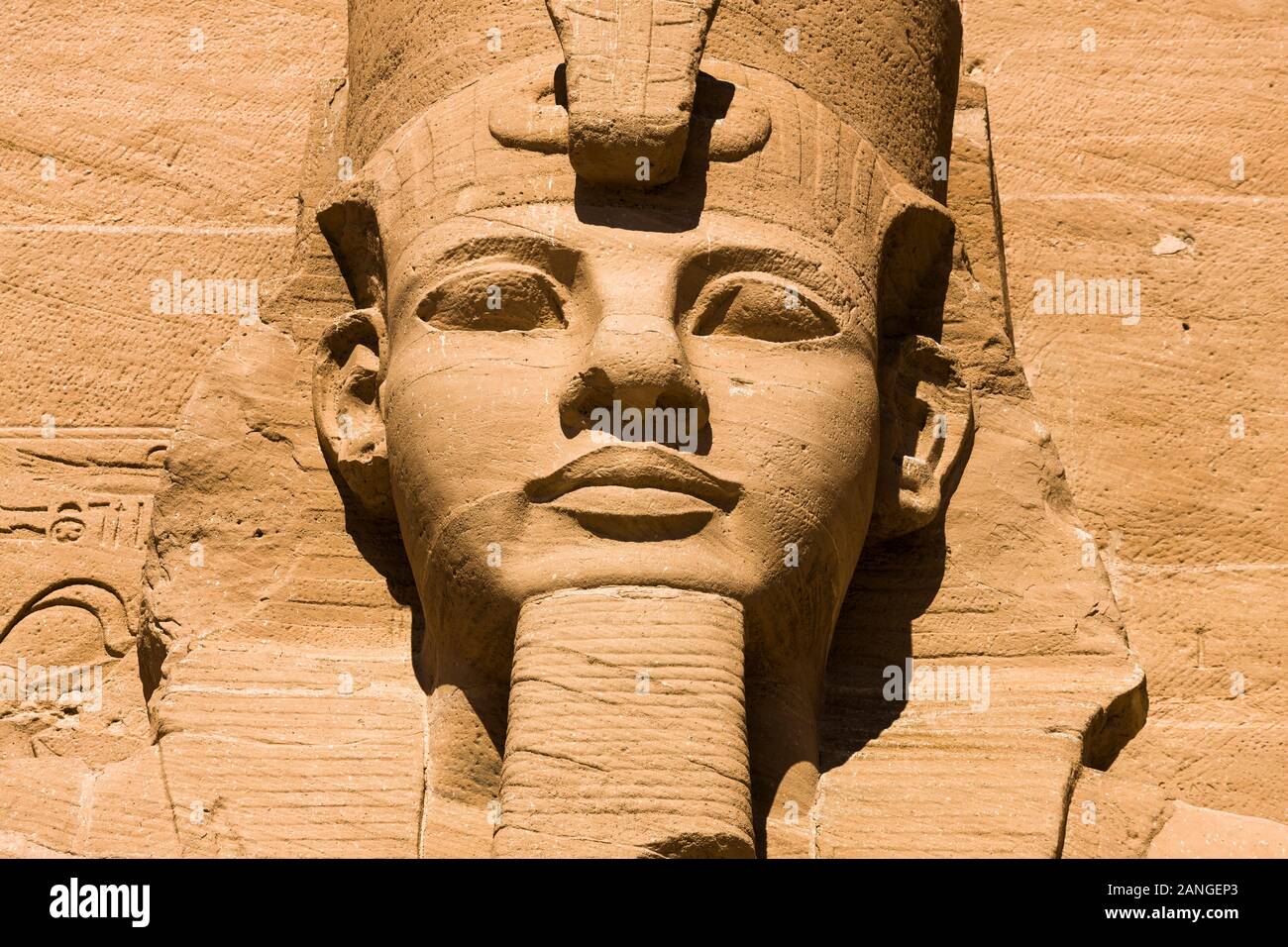 Statue de Ramesses II, au Grand Temple, aux temples d'Abu Simbel, aux Monuments nubiens, au gouvernorat d'Assouan, en Egypte, en Afrique du Nord, en Afrique Banque D'Images