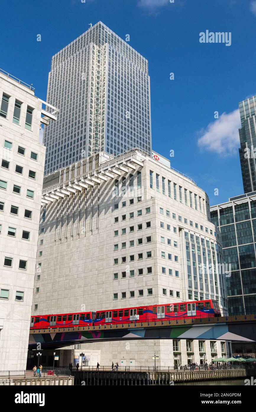 Dockland Light Railway, Canary Wharf, Londres, Angleterre Banque D'Images