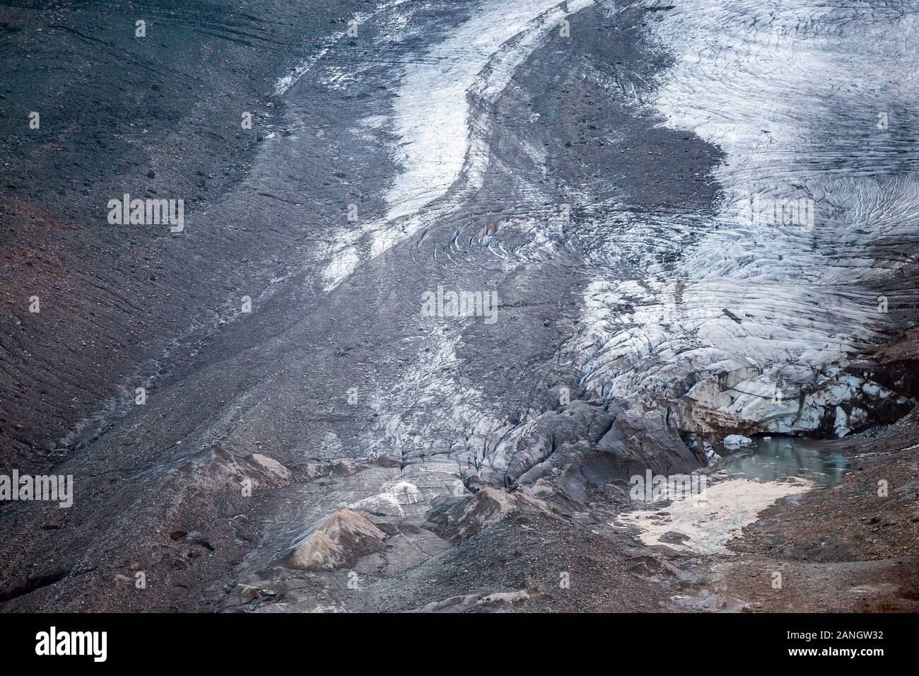 Glocknergruppe massif alpin. Formes glaciaires : glacier Pasterze, séracs, crevasses. Alpes autrichiennes. L'Europe. Banque D'Images