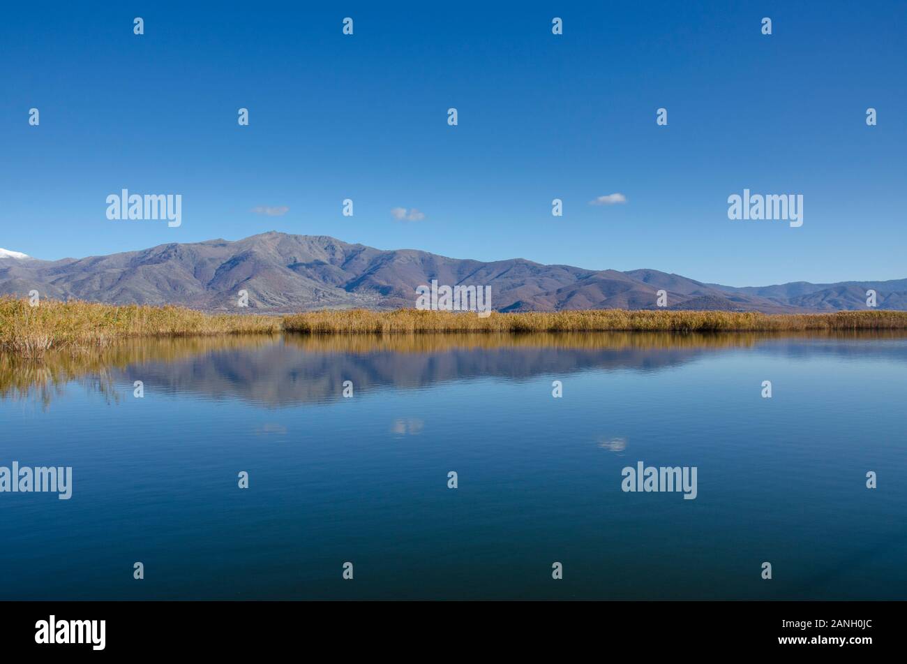 Le Parc National de Prespa, Grèce - Lac Bleu - lac de Prespa Banque D'Images