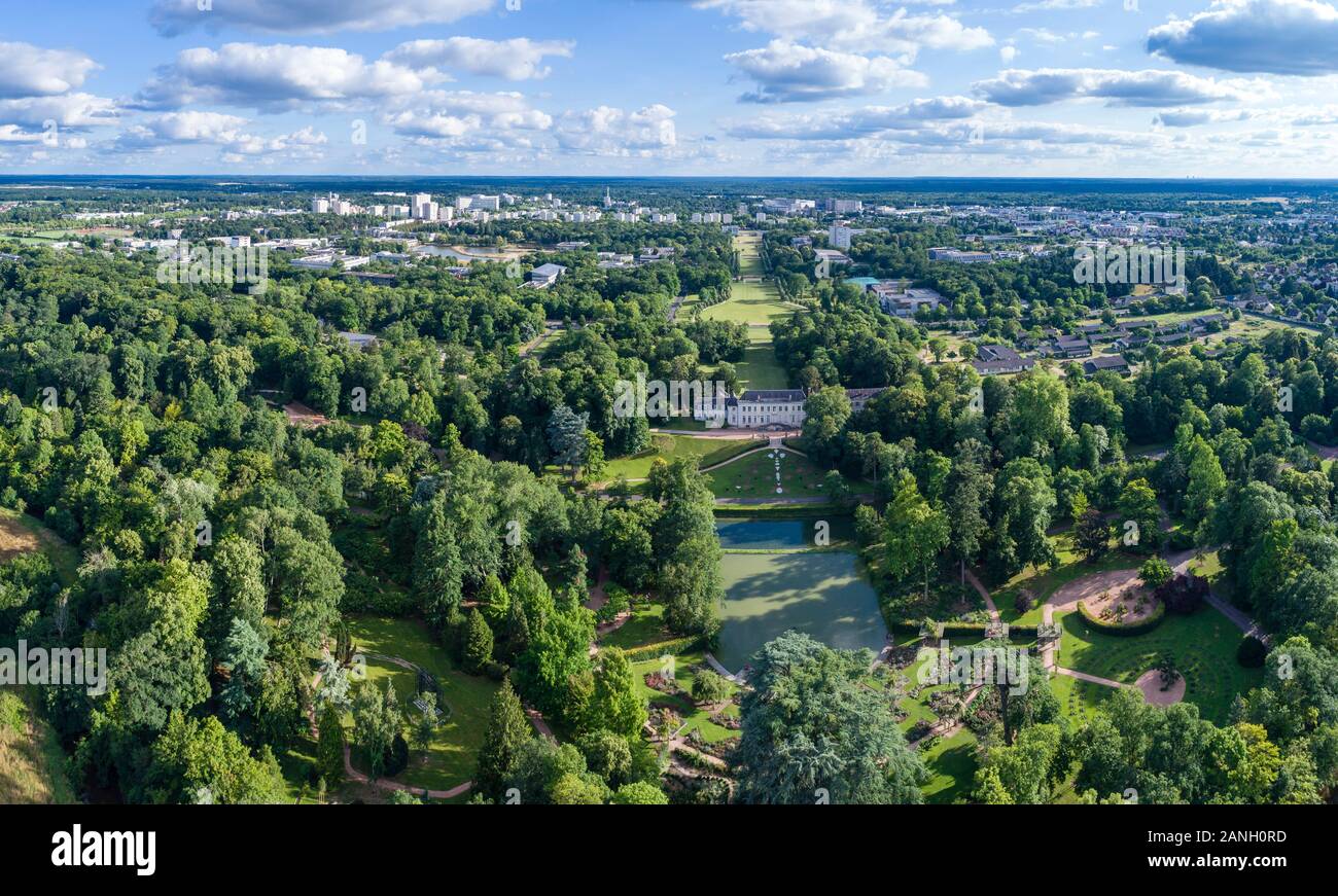 France, Loiret, Orleans, Orléans-la-source, le parc floral de la source (vue aérienne) // France, Loiret (45), Orléans, quartier d' Orléans-l Banque D'Images