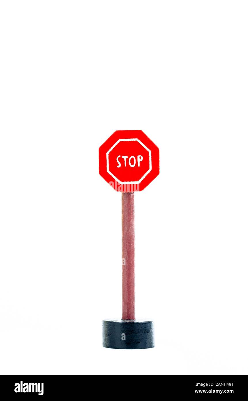 Panneau de circulation arrêt isolé sur fond blanc avec copie espace pour le texte Banque D'Images