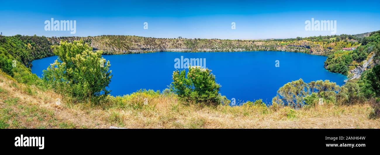 Le panorama du lac bleu. Mount Gambier, Australie du Sud Banque D'Images