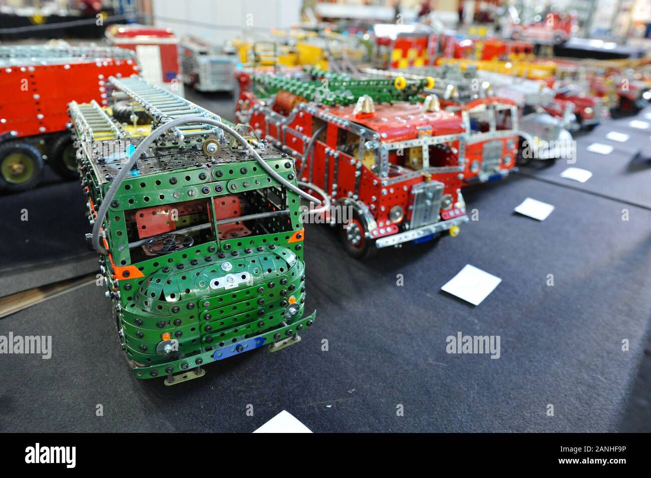 Un Meccano géant pour faire un TGV