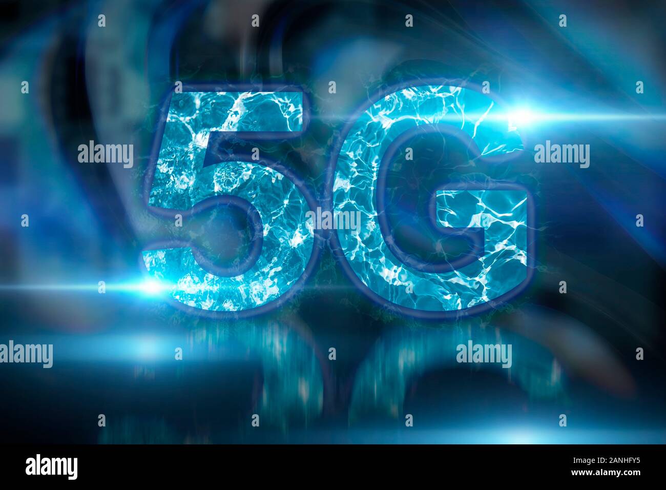 La technologie mobile 5G pour l'Internet des objets mobiles et la connectivité sans fil. Smart city tech et la mise en réseau numérique concept. Des tons bleus. Banque D'Images