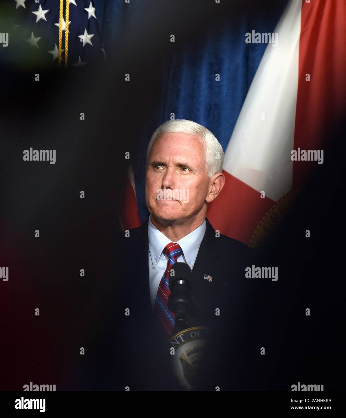 Kissimmee, États-Unis. 16 janvier, 2020. Le Vice-président américain Mike Pence parle pendant un événement de campagne d'atout de Latinos à la Nacion de Fe l'église. Credit : SOPA/Alamy Images Limited Live News Banque D'Images