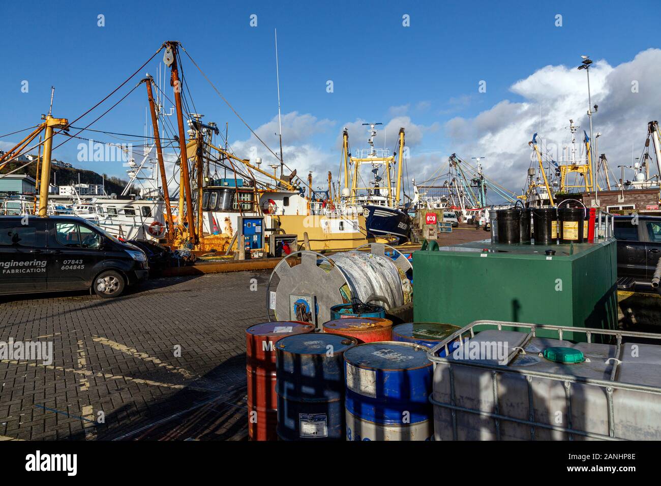 Brixham est un petit village de pêcheurs et une paroisse civile dans le quartier de Torquay dans le comté de Devon, dans le sud-ouest de l'Angleterre. La flotte de pêche, Banque D'Images