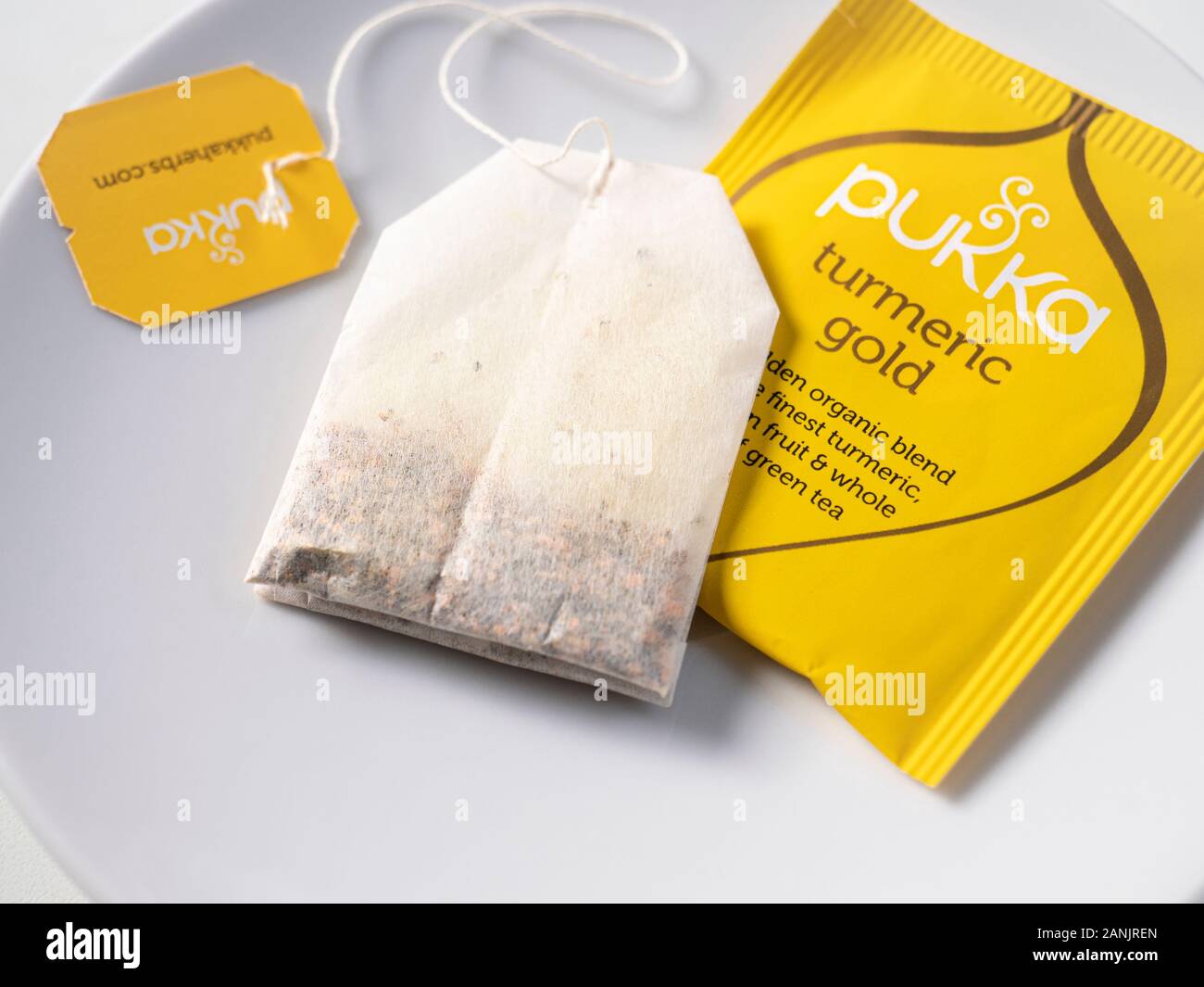 Close up of sustainable sachet à thé et c'est l'emballage en papier  recyclable Photo Stock - Alamy