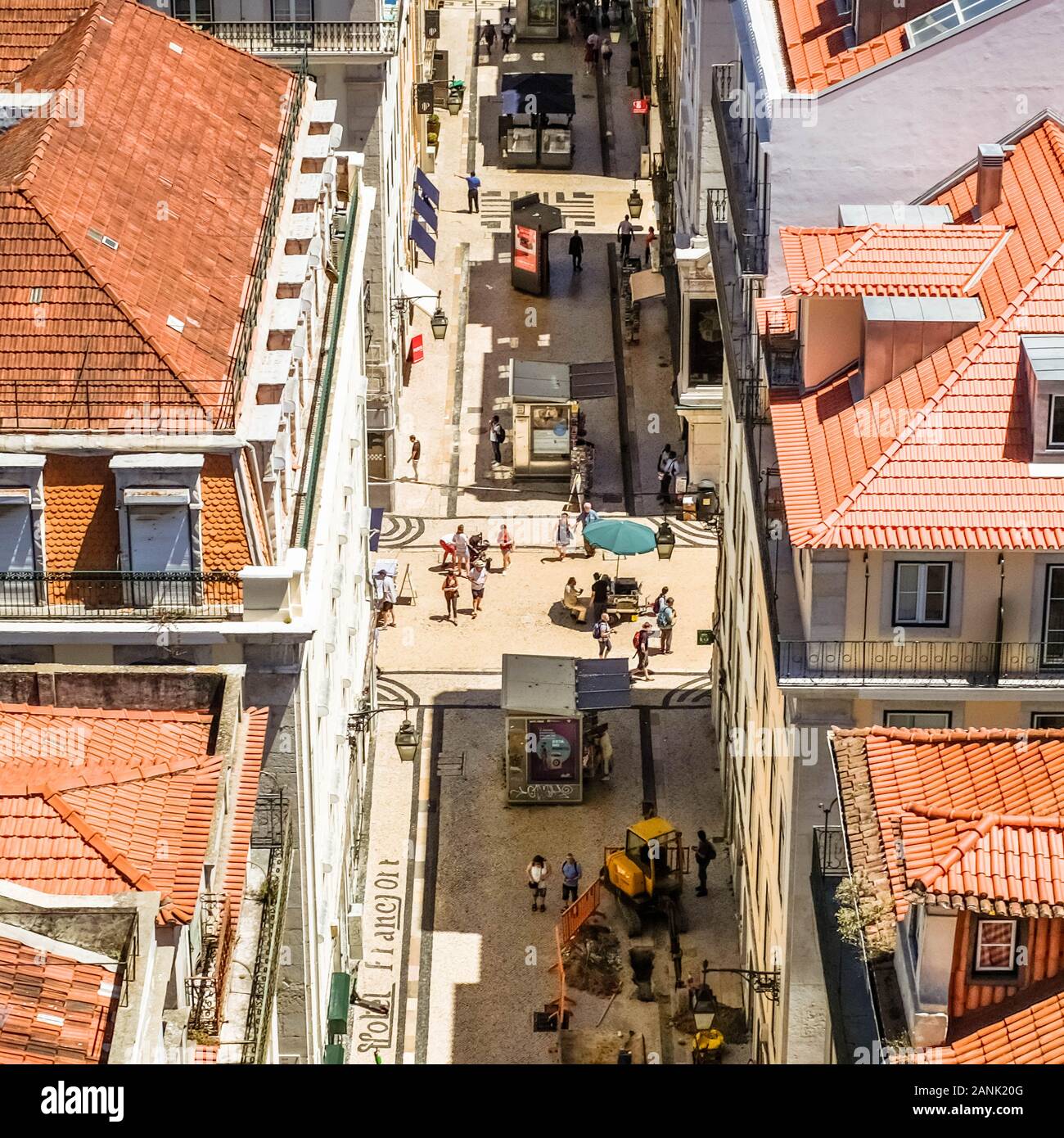 Rue De Lisbonne vu de l'ascenseur de Santa Justa plate-forme d'observation. Banque D'Images