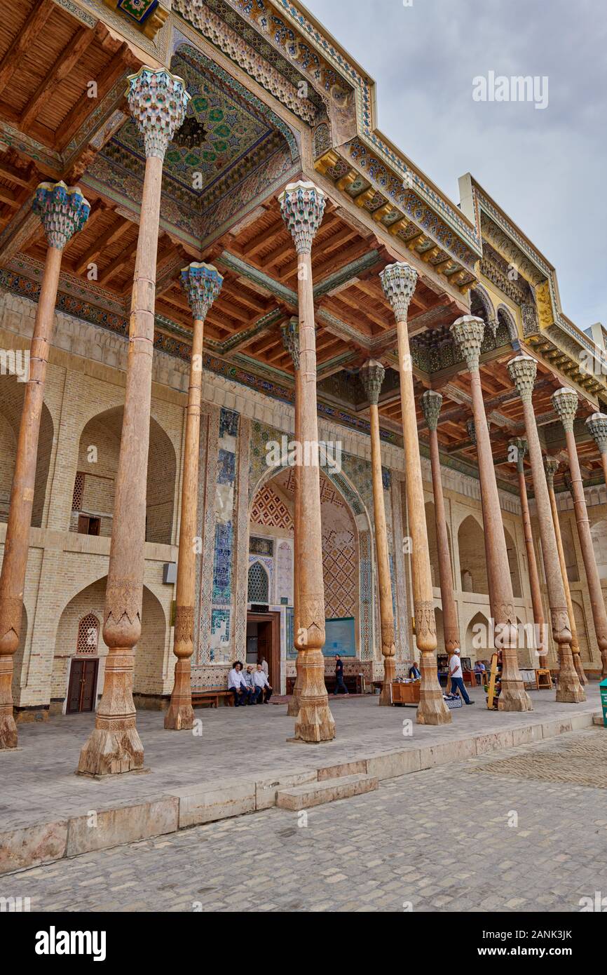 Colonnes d'Hovuz ou mosquée Bolo Bolo Hauz mosquée, Boukhara, Ouzbékistan, l'Asie centrale Banque D'Images