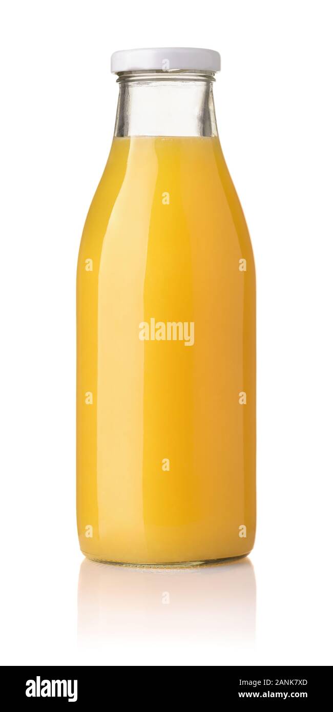 Vue avant du jus d'orange le flacon en verre isolated on white Banque D'Images