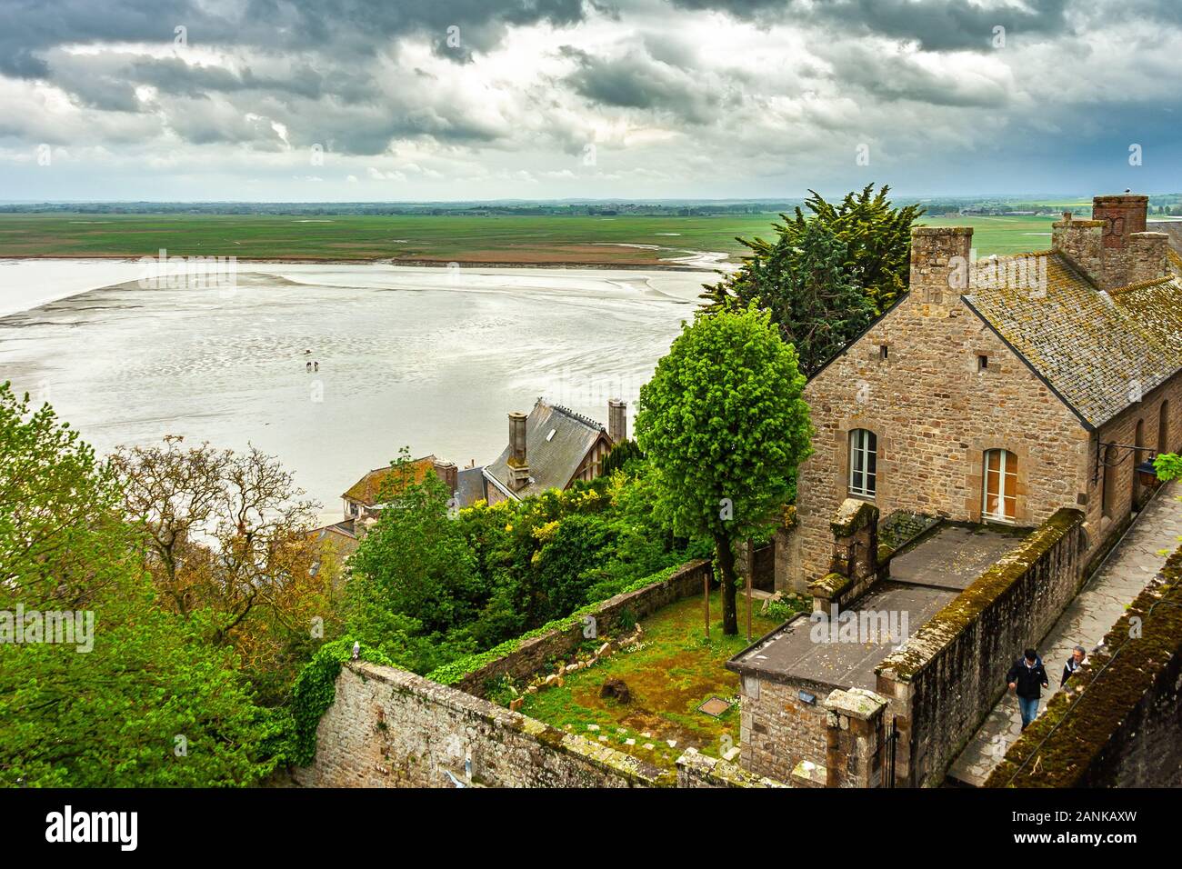 Inondations dues aux marées au Mont Saint Michel.Normandie, France Banque D'Images