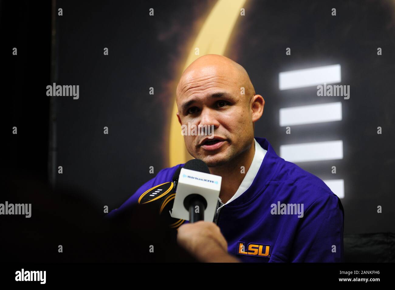 Janvier 17, 2020 New Orleans, LA...(Photo d'archives) LSU Tigers Baylor embauché coordonnateur défensif Dave Aranda comme son nouvel entraîneur-chef jeudi, trois jours après les Tigres ont terminé leur championnat national invaincu...Aranda, un entraîneur en chef pour la première fois, prend un grand programme 12 en bien meilleur état qu'il était quand il n'y a Matt Rhule il y a plus de trois ans, photographié ici en 2020 pour le Championnat National Collège Journée des médias le 11 janvier 2020, à New Orleans, LA. (Photographe complète absolue & Company Crédit : Jose Marin / MarinMedia.org / Cal Sport Media) (HOLLYWOOD, VIE Banque D'Images