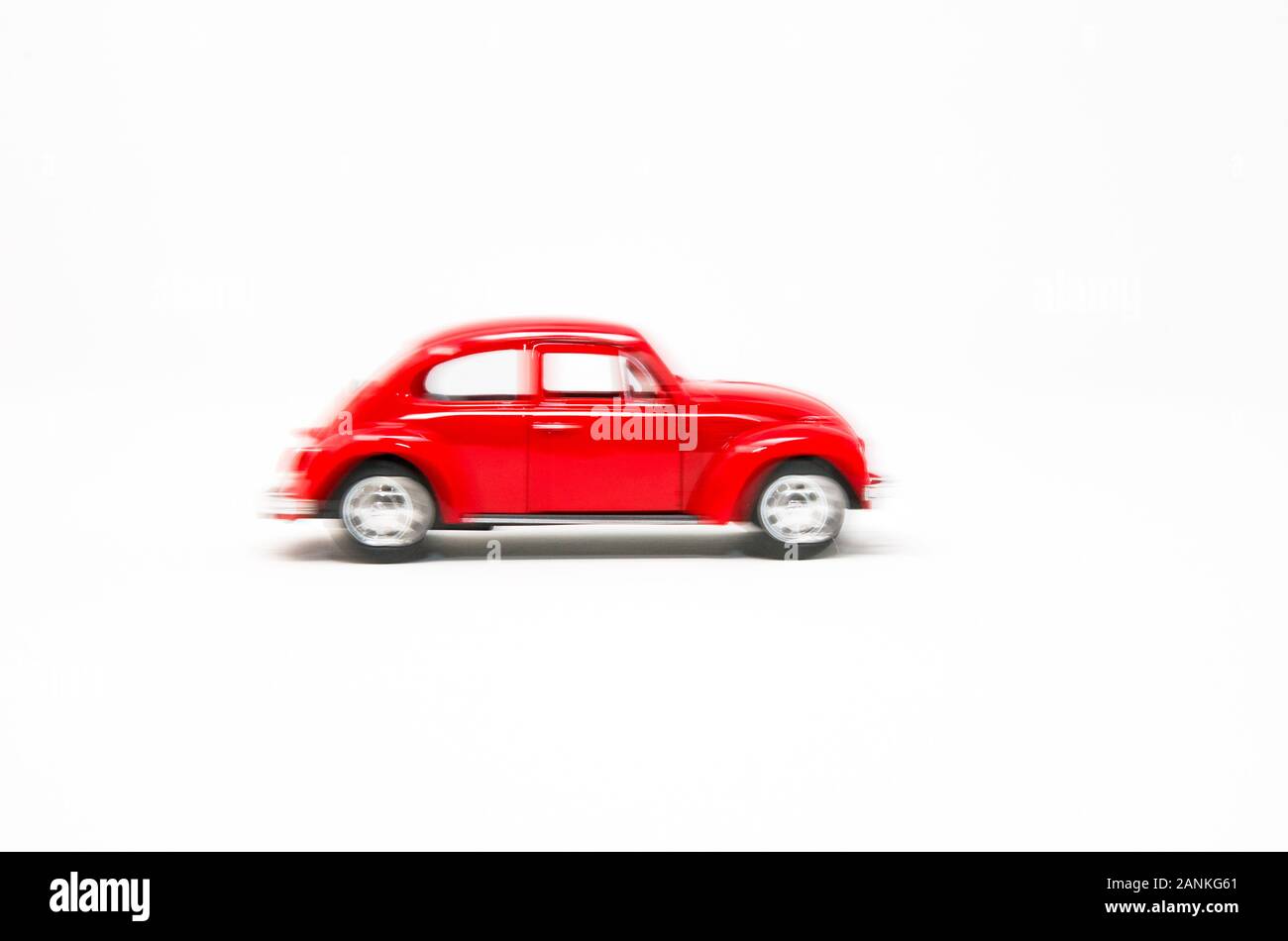 Jouet Rouge Volkswagen Beetle. Banque D'Images