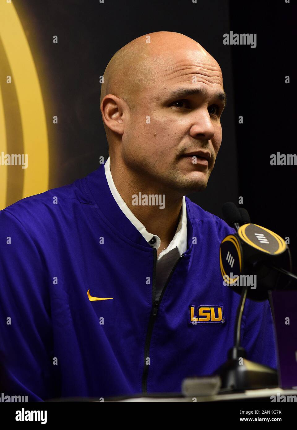 Janvier 17, 2020 New Orleans, LA...(Photo d'archives) LSU Tigers Baylor embauché coordonnateur défensif Dave Aranda comme son nouvel entraîneur-chef jeudi, trois jours après les Tigres ont terminé leur championnat national invaincu...Aranda, un entraîneur en chef pour la première fois, prend un grand programme 12 en bien meilleur état qu'il était quand il n'y a Matt Rhule il y a plus de trois ans, photographié ici en 2020 pour le Championnat National Collège Journée des médias le 11 janvier 2020, à New Orleans, LA. (Photographe complète absolue & Company Crédit : Jose Marin / MarinMedia.org / Cal Sport Media) (HOLLYWOOD, VIE Banque D'Images