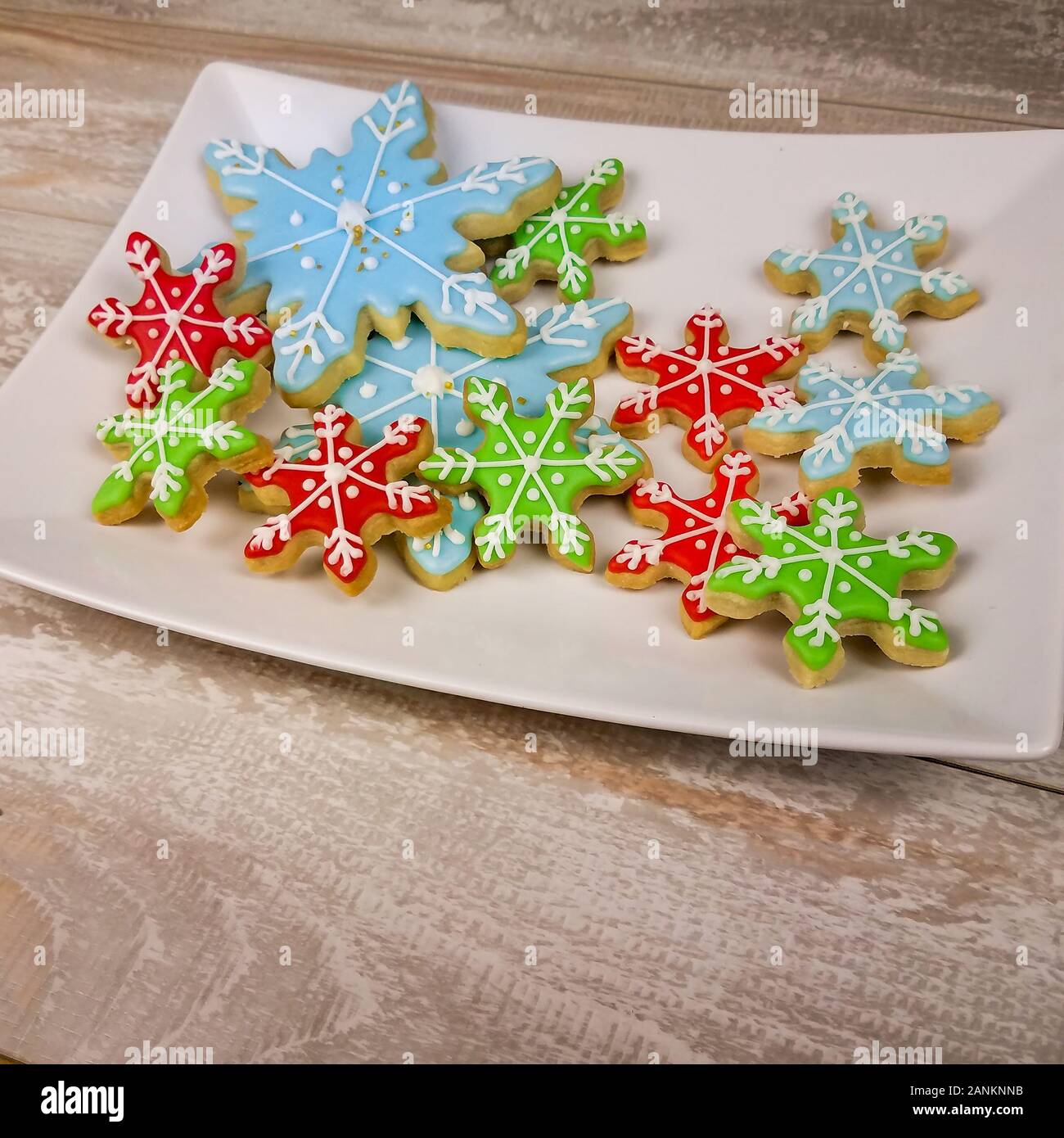 Fermer vue latérale du flocon mini sugar cookies pour l'hiver ou de noël Banque D'Images