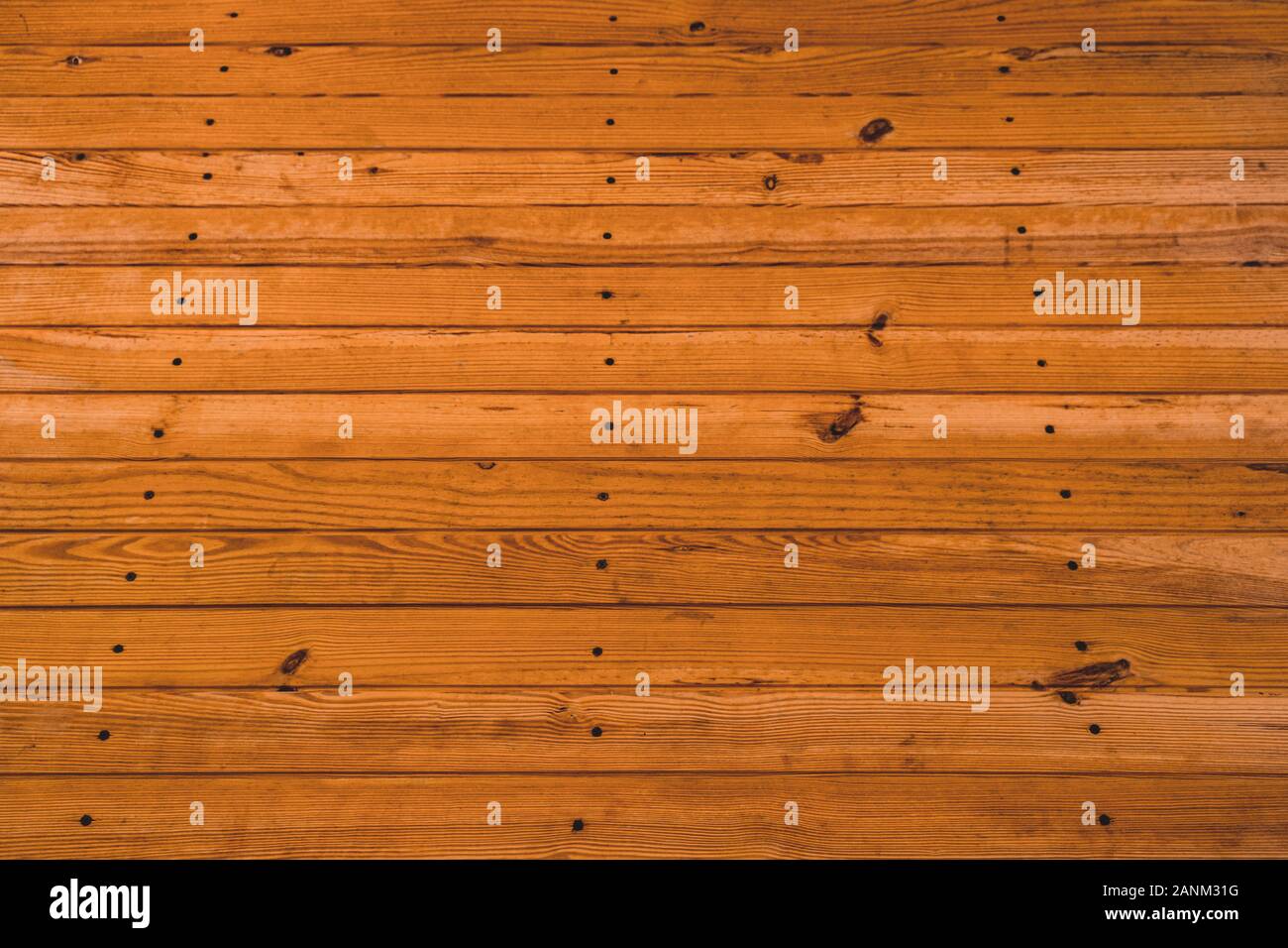 Texture bois brun foncé avec motif à rayures naturelles pour le fond, surface en bois pour ajouter du texte ou des travaux d'art décoration design Banque D'Images