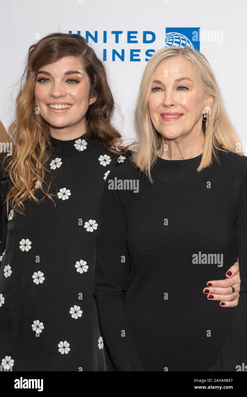 New York, NY, USA. 17 Jan, 2020. Annie Murphy, Catherine O'Hara au niveau des arrivées pour 92e st Y présente POP TV Schitt's Creek, 92nd Street Y, New York, NY 17 janvier 2020. Crédit : Jason Smith/Everett Collection/Alamy Live News Banque D'Images