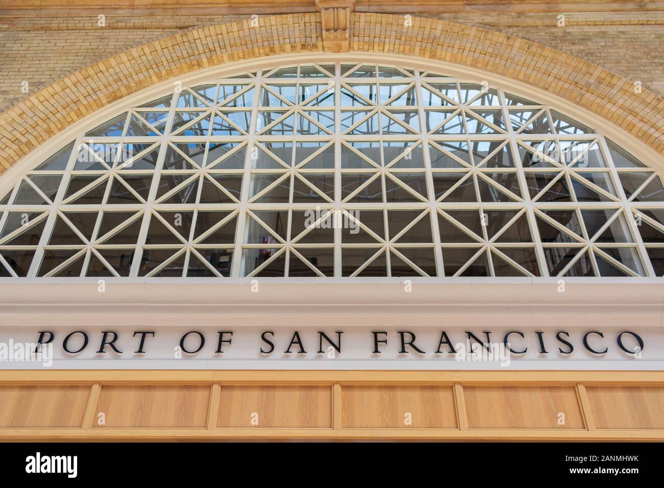 Port de San Francisco à l'intérieur de la jetée historique signe la borne Banque D'Images
