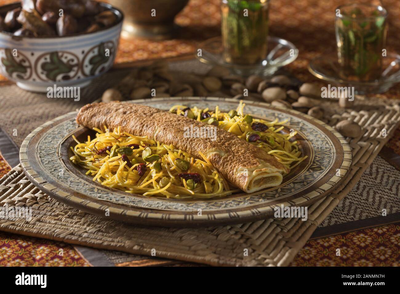 Balaleet. Plat de vermicelles arabe traditionnelle. Middle East Food Banque D'Images