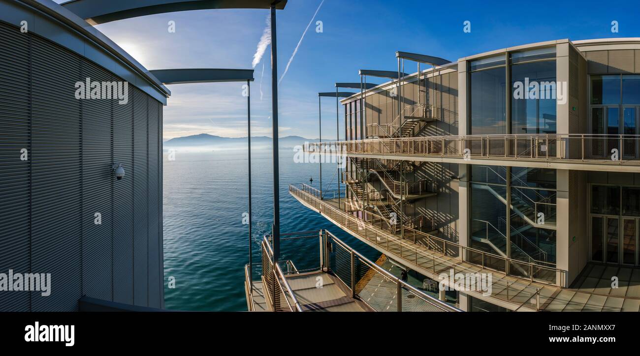 Centre Botin musée moderne d'art et de culture. Fondation Botin, l'architecte Renzo Piano. Santander, la Mer Cantabrique. La Cantabrie, au nord de l'Espagne. L'Europe Banque D'Images