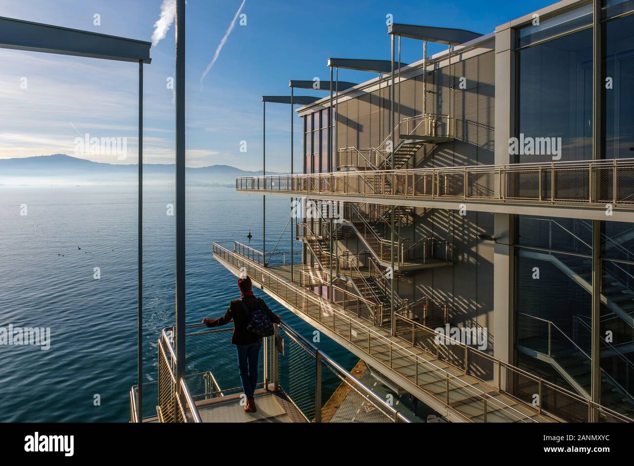 Centre Botin musée moderne d'art et de culture. Fondation Botin, l'architecte Renzo Piano. Santander, la Mer Cantabrique. La Cantabrie, au nord de l'Espagne. L'Europe Banque D'Images