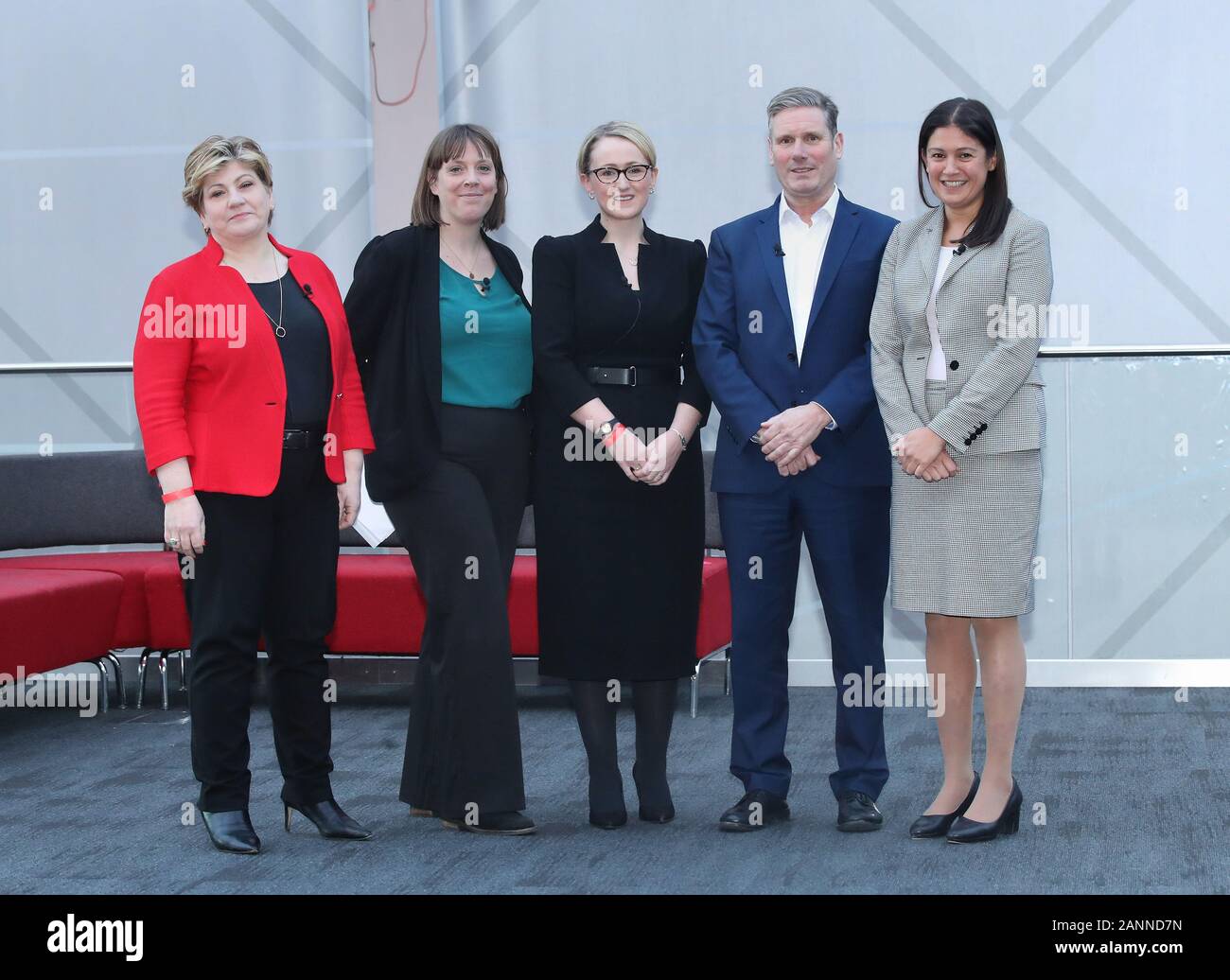 (De gauche à droite) Emily Thornberry, Jess Phillips, Rebecca Long-Bailey, Keir Starmer et Lisa Nandy avant que le leadership du travail husting au ACC Liverpool. Banque D'Images