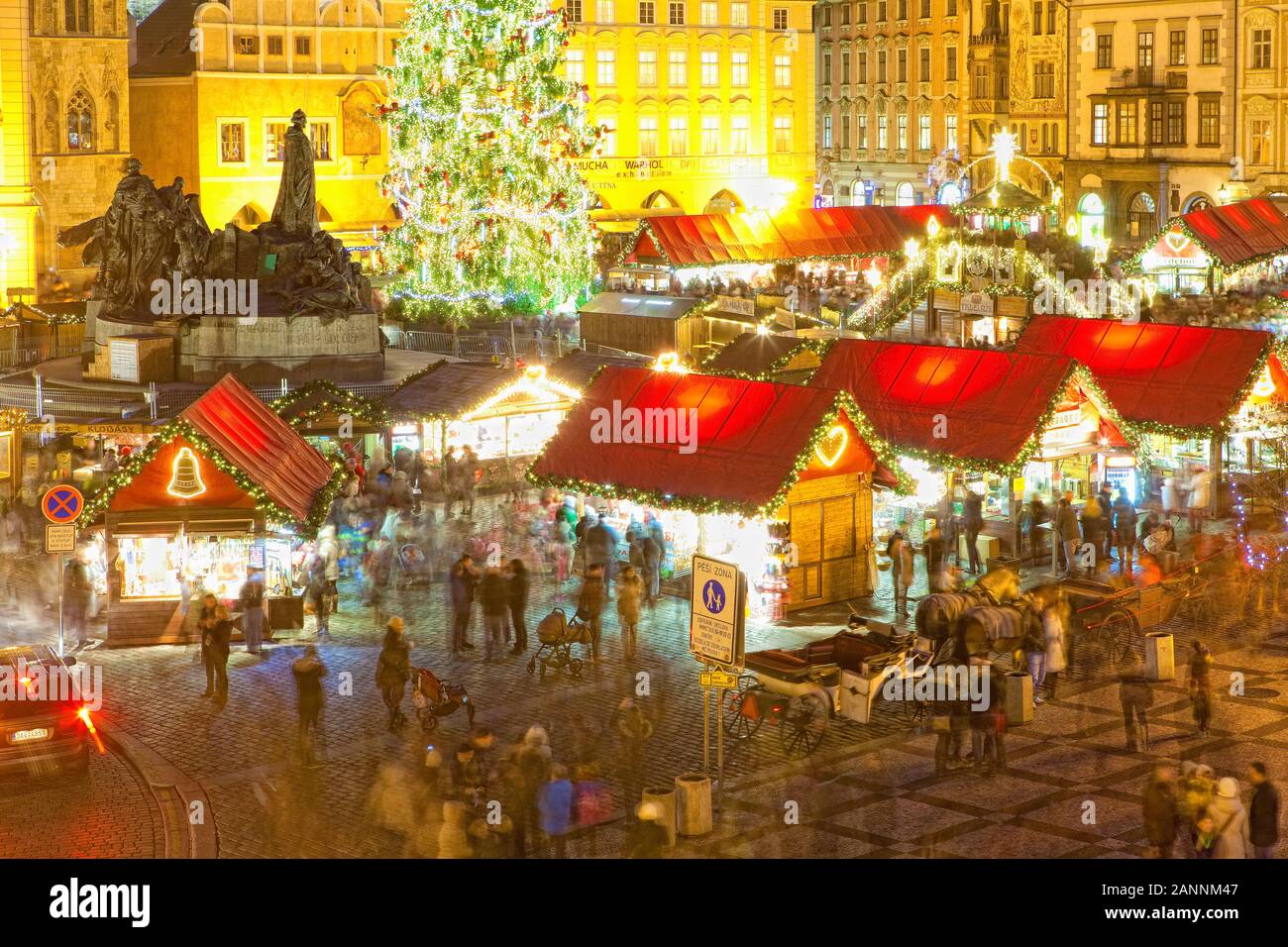 République tchèque, Prague - Marché de Noël sur la place de la Vieille Ville Banque D'Images