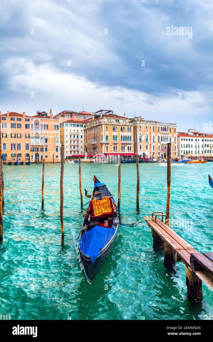 Venise, Italie - OCT 01, 2018 : d'amarrage pour bateaux et gondoles à Venise Banque D'Images