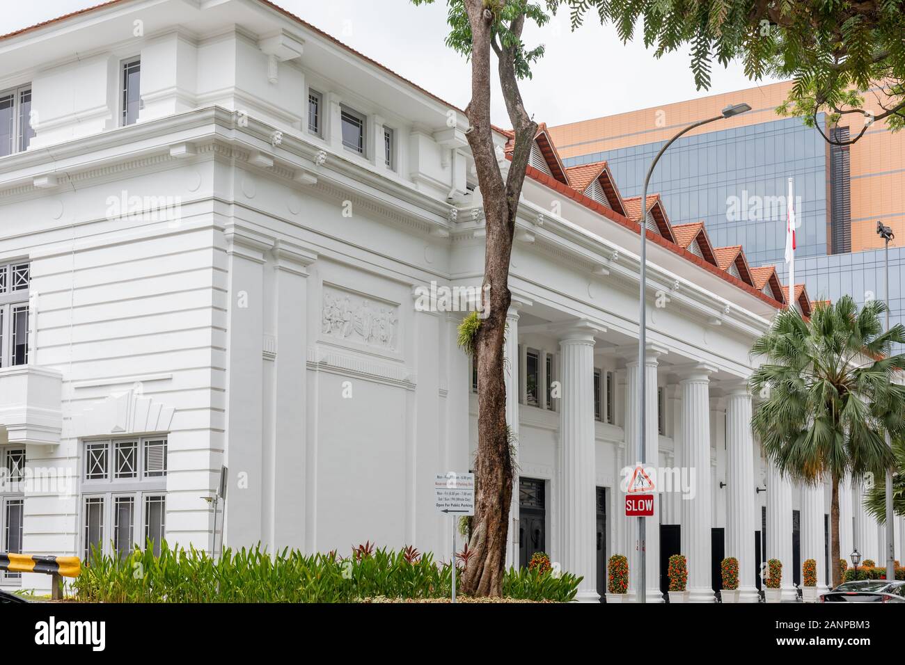 Extérieur et entrée au bâtiment du Collège de médecine à Singapour Banque D'Images