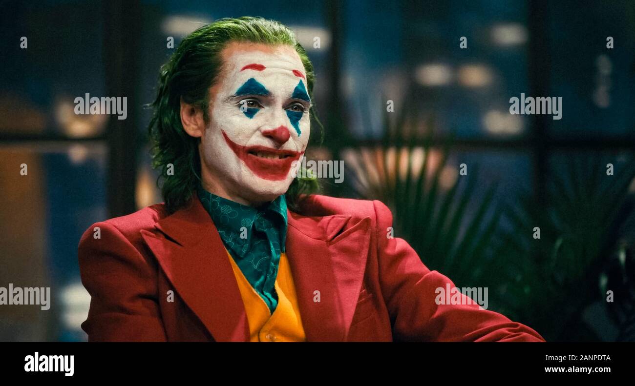 Joker (Arthur Fleck) joué par Joaquin Phoenix du Joker (2019) réalisé par Todd Phillips. Spin off film sur un comédien qui devient fou et se transforme en un psychopathe. Banque D'Images