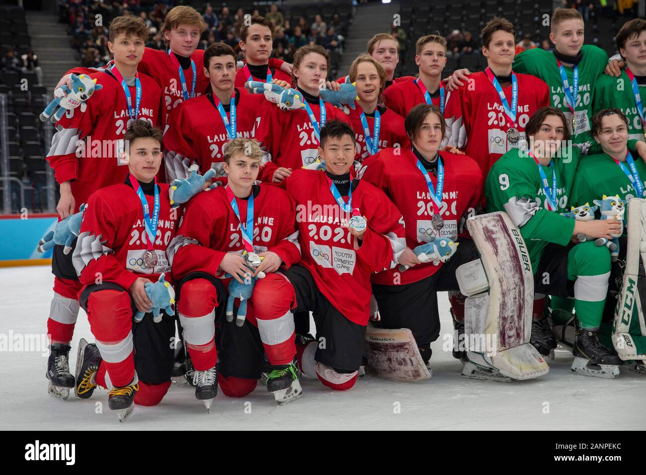 Mackenzie Stewart (15) de l'équipe GB remporte l'argent aux 3 finales de hockey sur glace masculin aux Jeux Olympiques de la Jeunesse de Lausanne 2020 le 15 janvier 2020 Banque D'Images