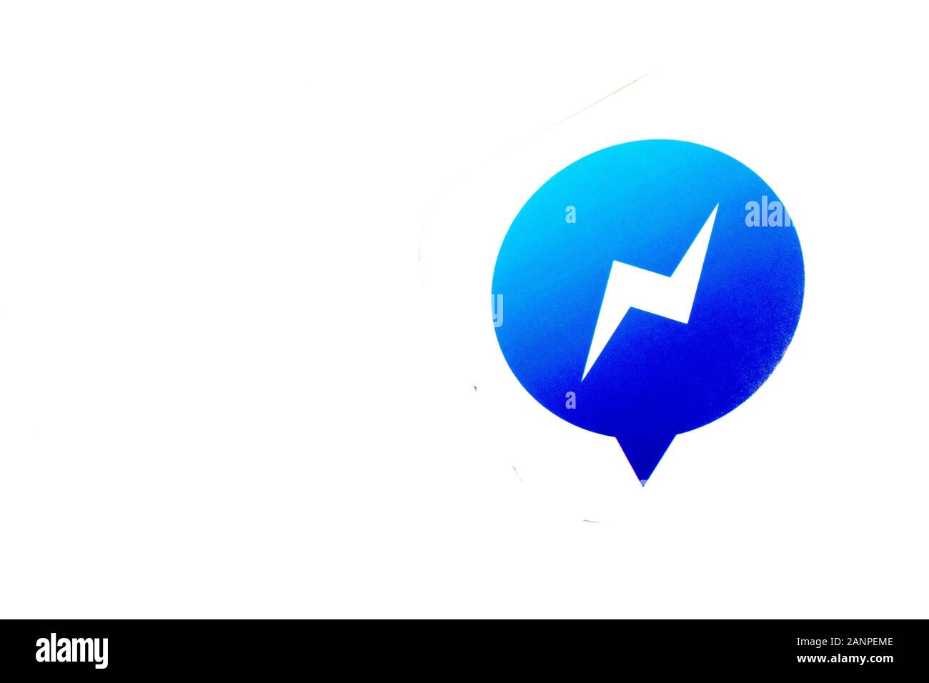 Los Angeles, Californie, États-Unis - 17 janvier 2020: Logo Facebook Messenger avec espace de copie, éditorial illustratif Banque D'Images