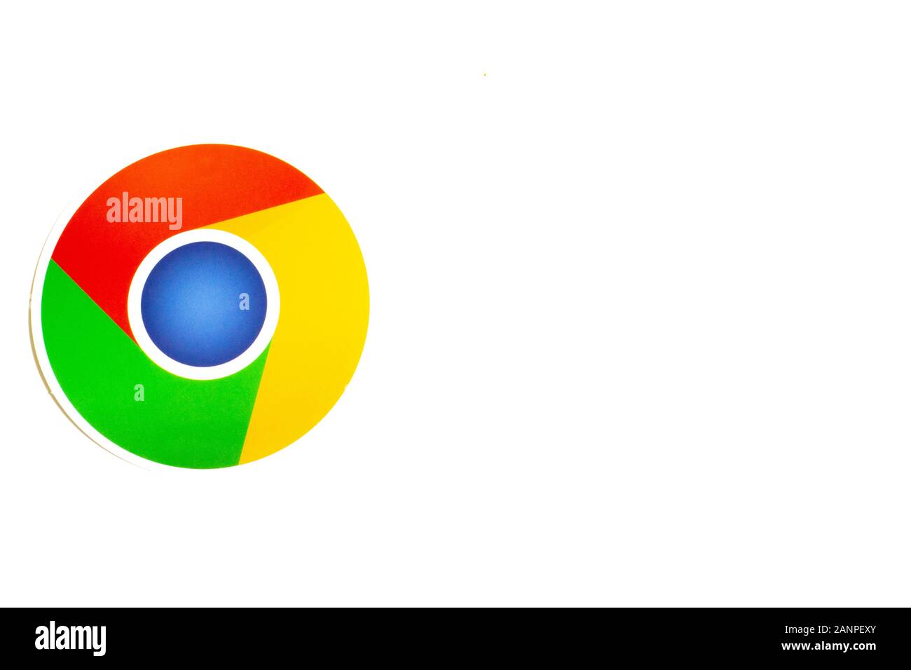 Los Angeles, Californie, États-Unis - 17 janvier 2020: Logo du navigateur Google Chrome sur fond blanc avec espace de copie. Icône des médias sociaux, illustrative Banque D'Images