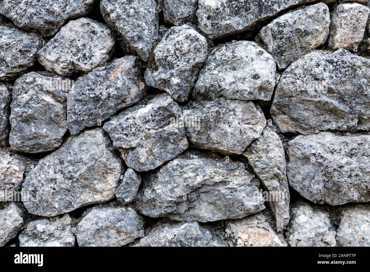 Mur de pierre majorquine faite de pierres empilées soigneusement sans utiliser de ciment, Mallorca, Espagne Banque D'Images