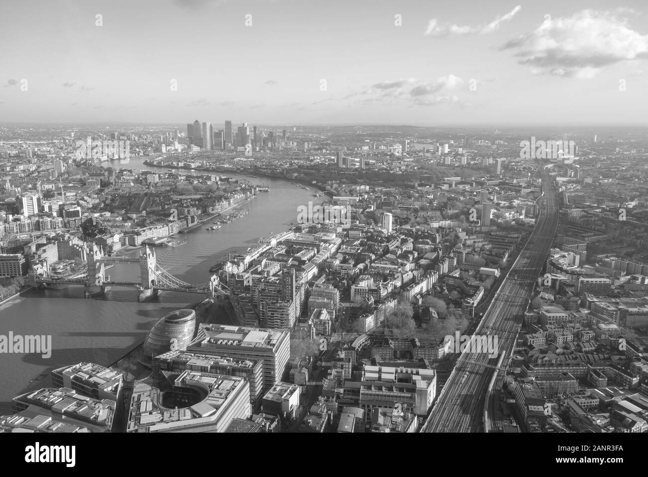 Vue aérienne de la ville de Londres, à partir de la plate-forme d'observation d'échardes, London's plus haut l'affichage galerie offrant de superbes vues sur Londres et au-delà Banque D'Images