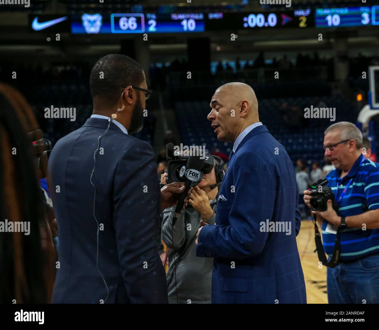 Samedi 18 Janv. - L'entraîneur-chef Dave Leitao DePaul avec une interview d'après match après les bouleversements DePaul Butler à Wintrust Arena de Chicago IL. Gary E. Duncan Sr/CSM Banque D'Images