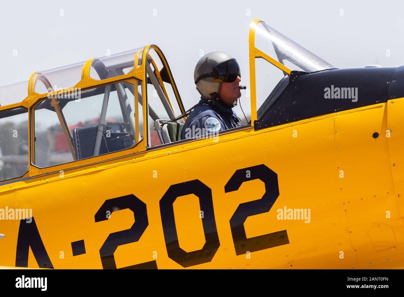 Cockpit Pilot Helmet Banque D Image Et Photos Alamy Cockpit Pilot Helmet Banque D Image Et Photos Alamy
