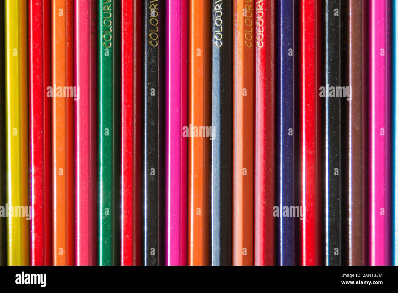 Un assortiment de crayons de dessin colorés Banque D'Images
