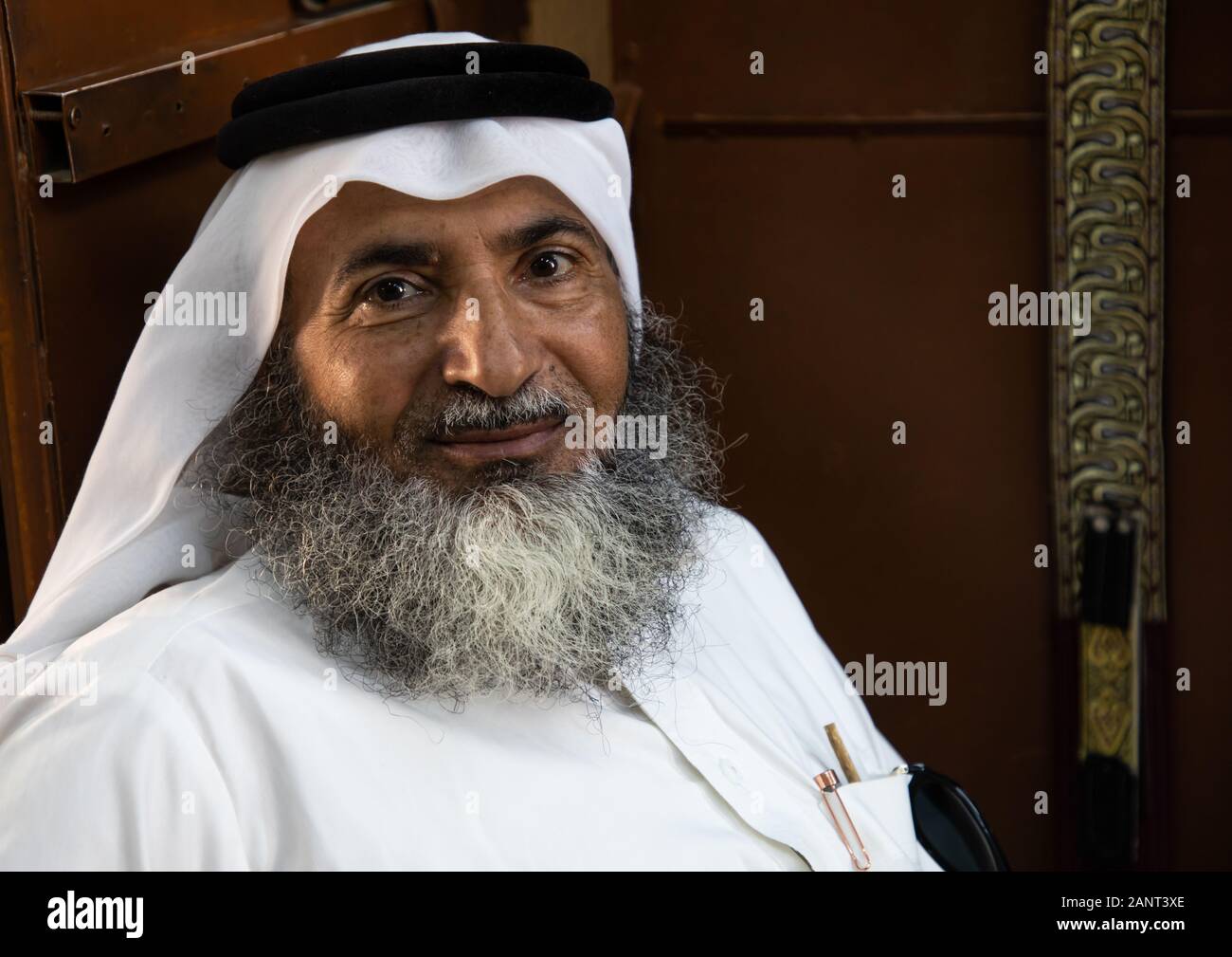 Portrait of a senior man arabie portant un shemagh, Province de Najran, Najran, Arabie Saoudite Banque D'Images