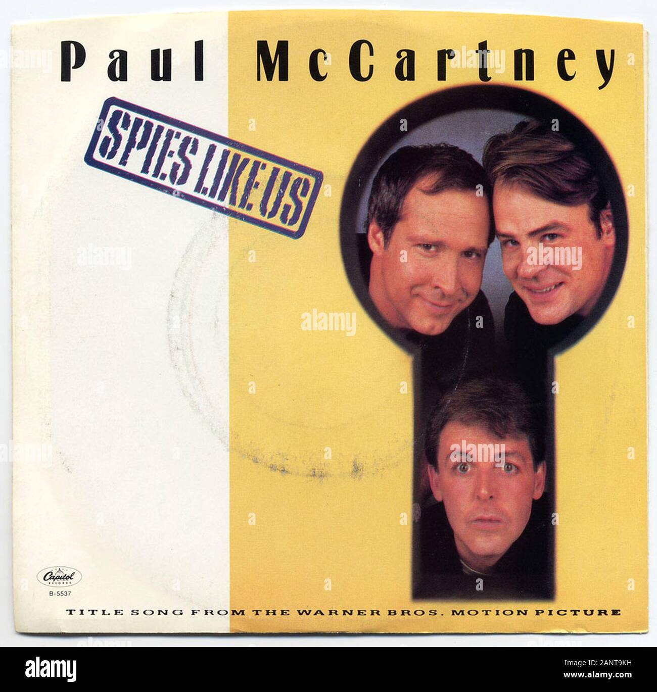 Paul McCartney - Spies Like Us - Classic vintage album vinyle Banque D'Images