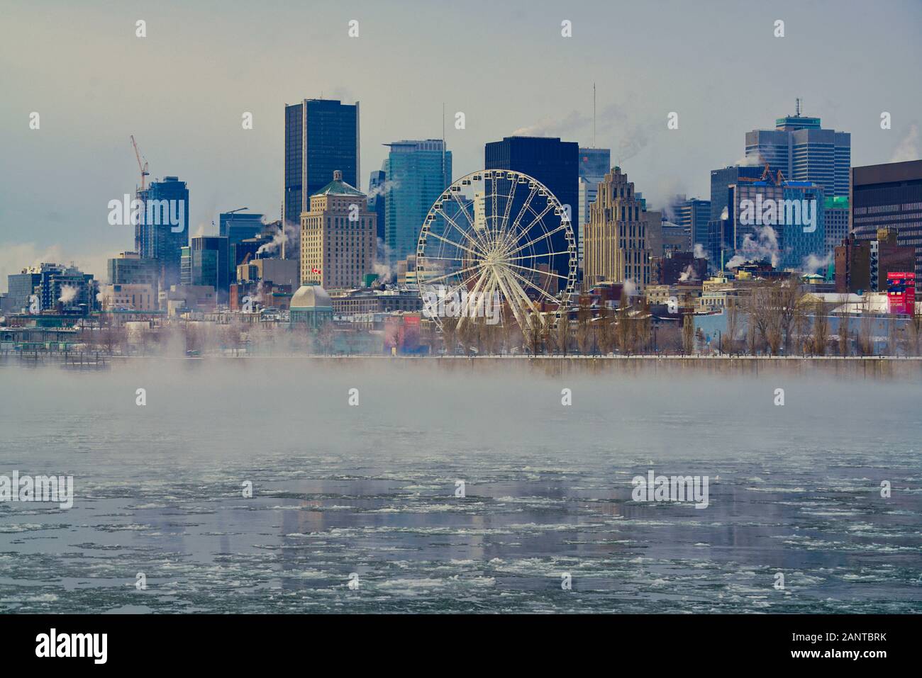 Montréal,Québec,Canada,Janvier 18,2020.Ice mist passant de la rivière au-dessous de zéro la météo à Montréal,Québec,Canada.Credit:Mario Beauregard/Alamy News Banque D'Images