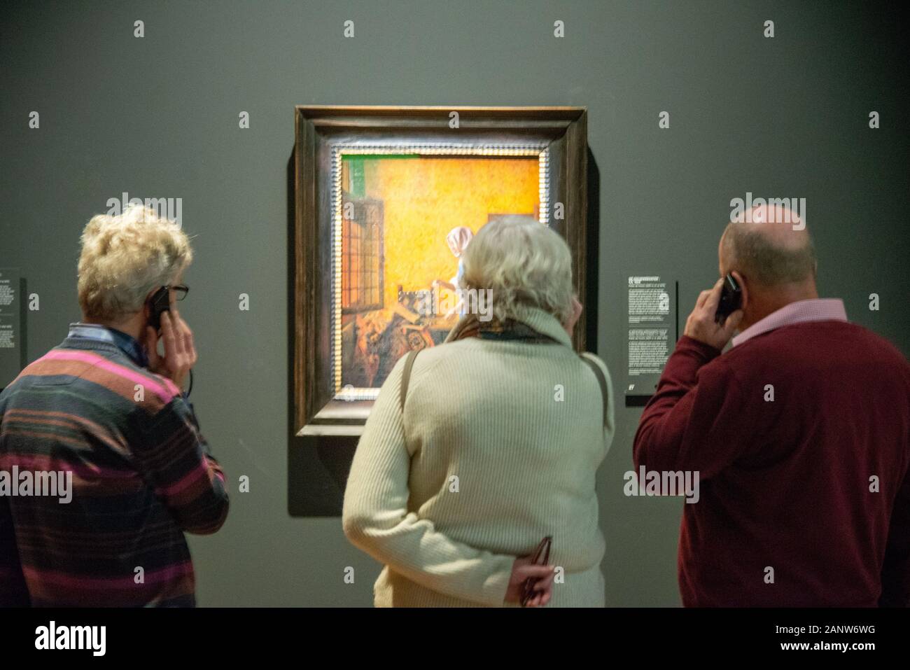 Les visiteurs de l'exposition du peintre Pieter de Hooch à Delft Banque D'Images