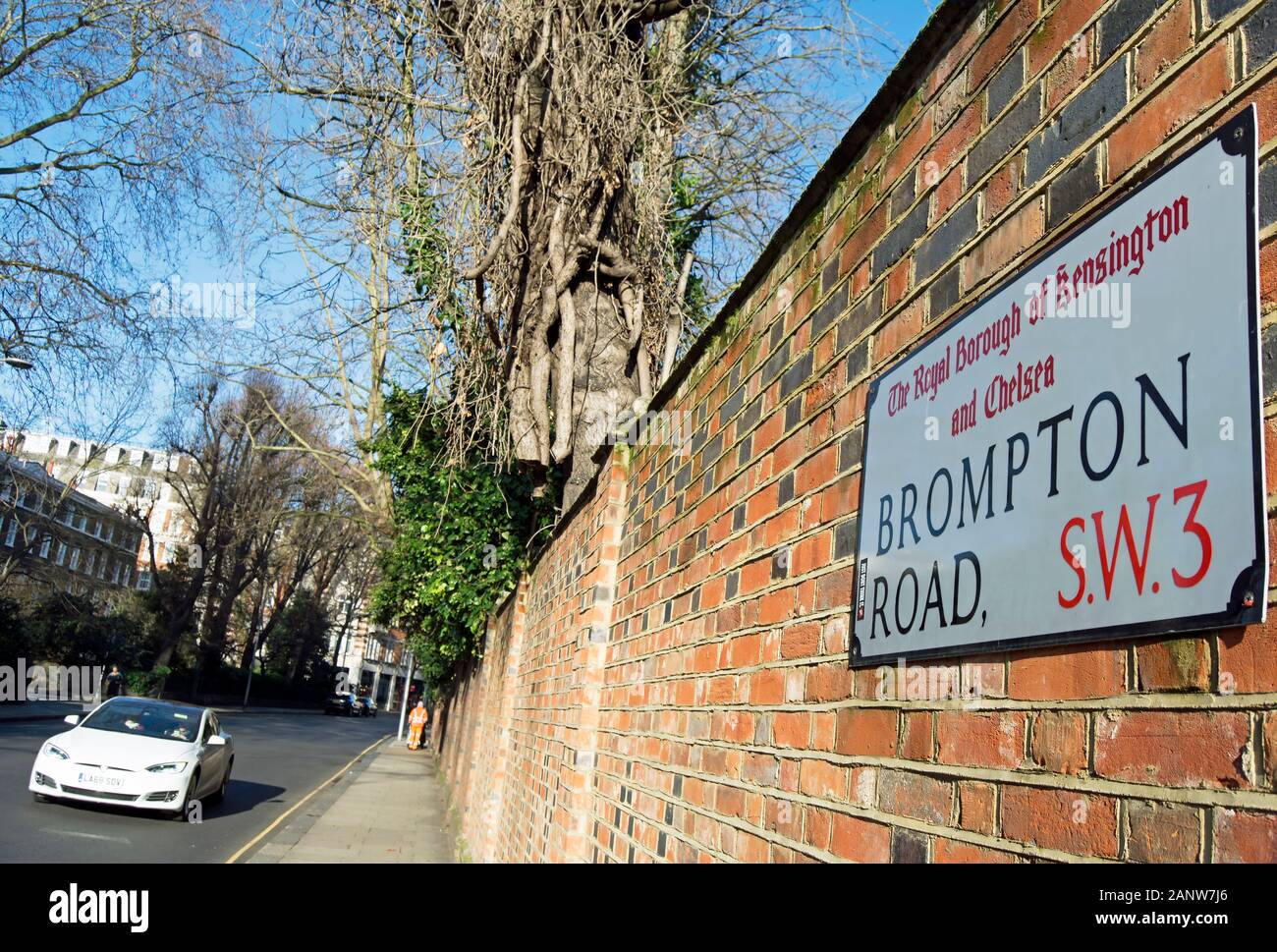 Nom de rue signe pour Brompton Road, South Kensington, Londres, Angleterre Banque D'Images