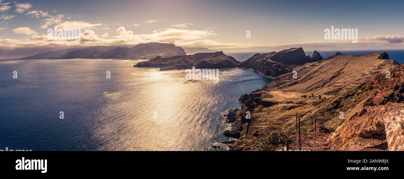 Vue panoramique sur l'île dans la mer de l'Atlantique, Ponta de Sao laurence, Madeira, Portugal Banque D'Images