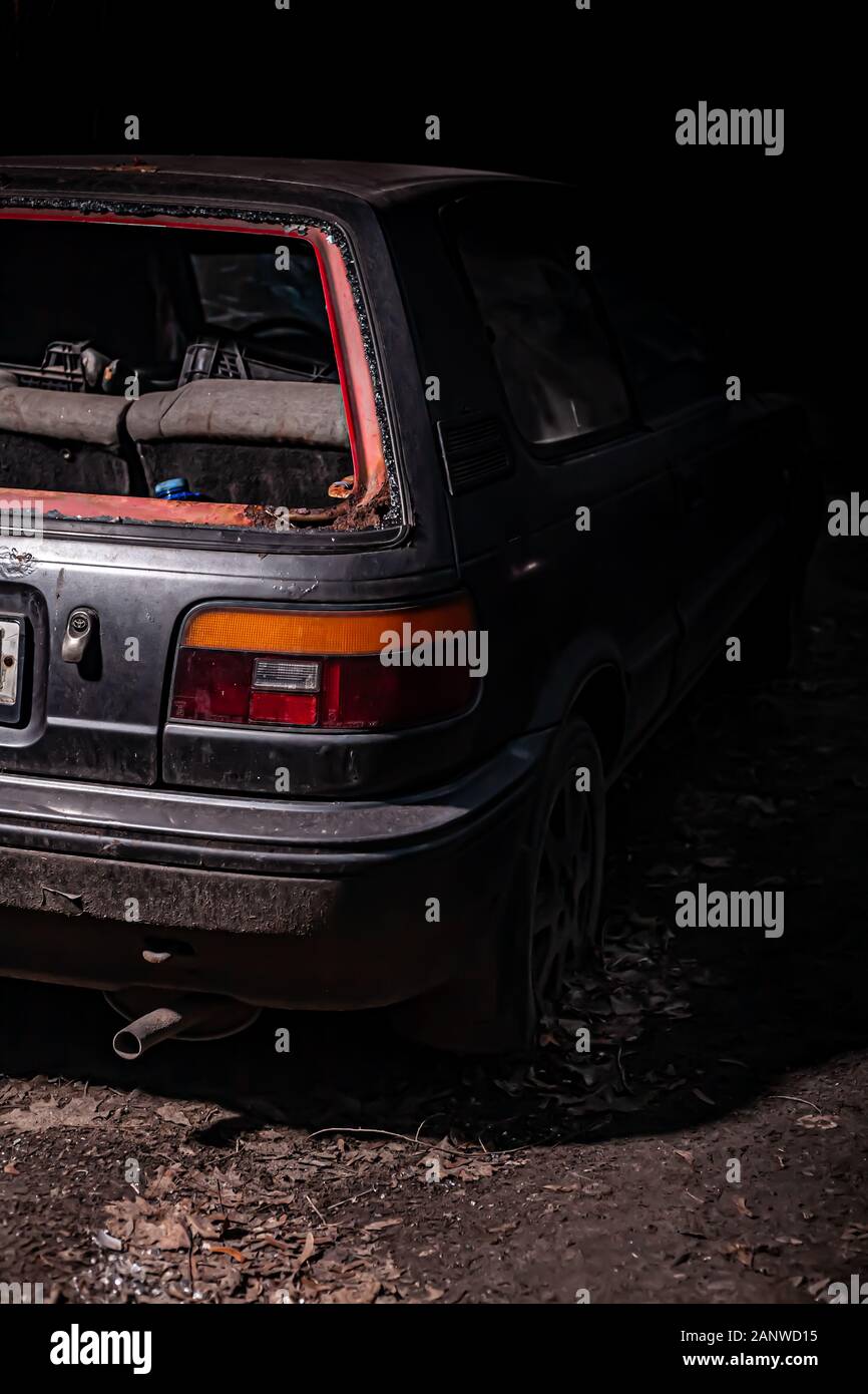 Stock photo ancienne ne fonctionne pas avec une vitre arrière cassée. Banque D'Images