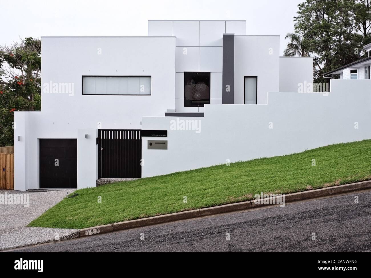 La nouvelle maison moderne de banlieue de Brisbane - Carina, Camp Hill, Sept collines et Cannon Hill, leur topographie et les équivalents modernes de « nouveau queenslander » Banque D'Images