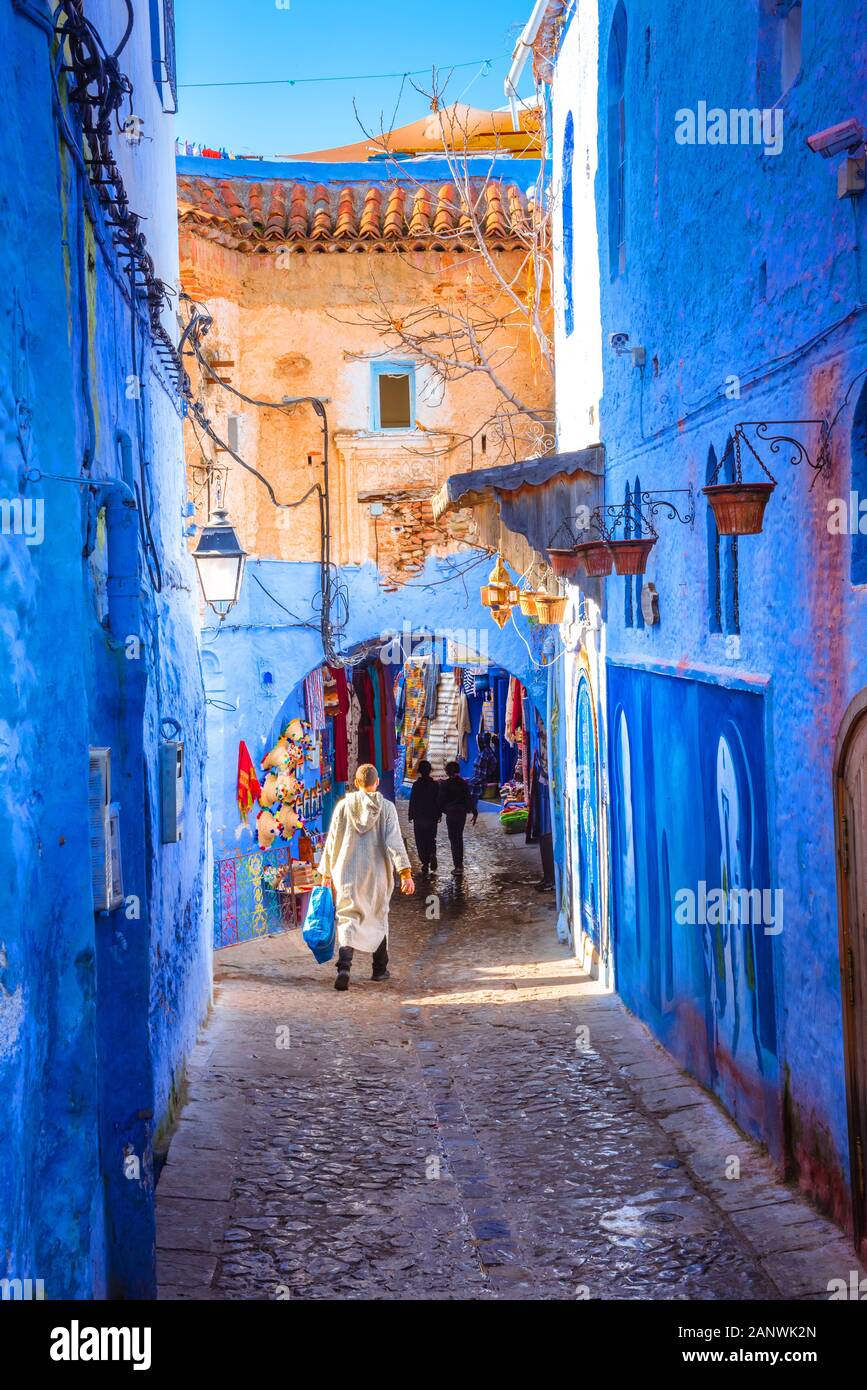 Chefchaouen, une ville aux maisons peintes en bleu et aux rues étroites, belles et bleues, Maroc, Afrique Banque D'Images