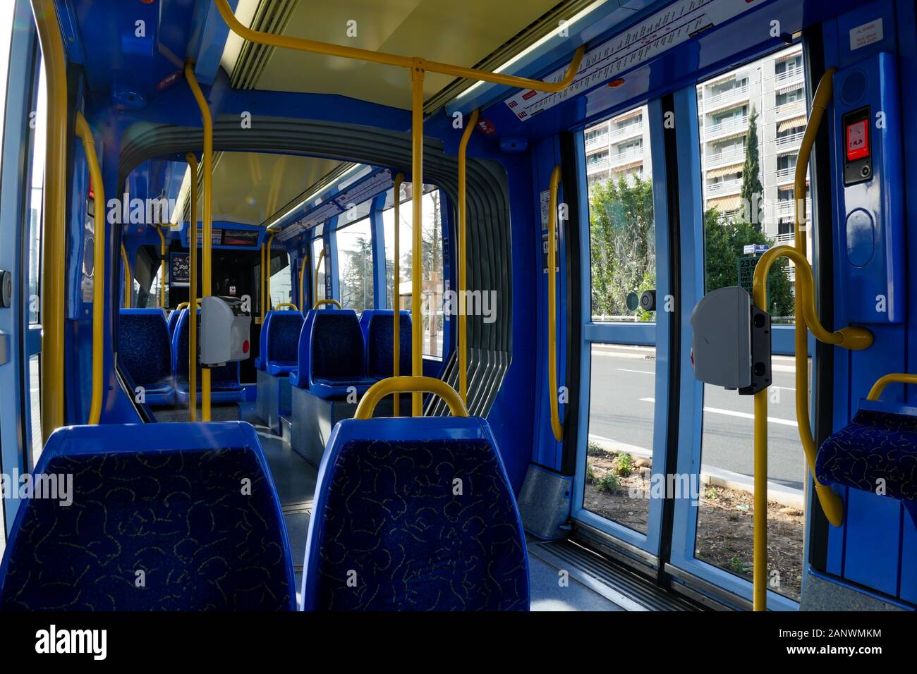 Tramway De Lyon Interieur France Banque De Photographies Et D images tramway-de-lyon-interieur-france-banque-de-photographies-et-d-images