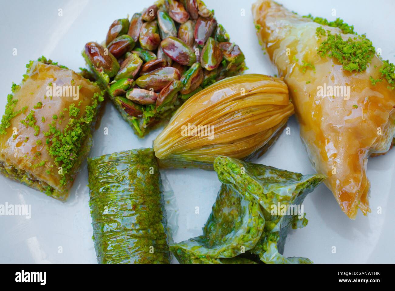 Baklava Turc Aux Pistaches Dessert Turc Traditionnel Antep Baklava Sur Fond Blanc Sobiyet Sobiyet A La Pistache Creme Pistache Wr Photo Stock Alamy Baklava Turc Aux Pistaches Dessert Turc Traditionnel Antep Baklava Sur Fond Blanc Sobiyet Sobiyet A La Pistache Creme Pistache Wr Photo Stock Alamy